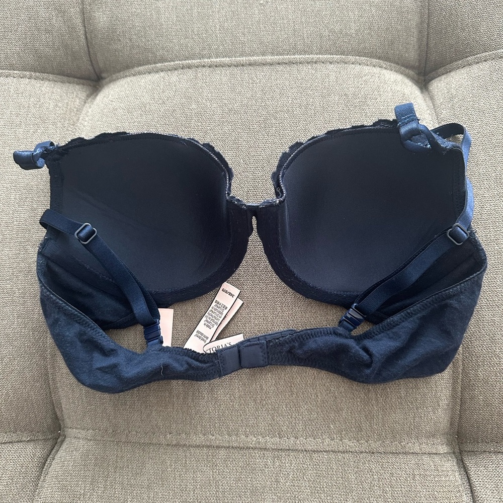 Victoria’s Secret and Pink Bras - Picture 7 of 14